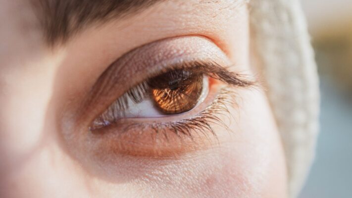 Goz Kapaklarindaki Degisimler Hangi Hastaligin Belirtisi Göz Kapaklarındaki Değişimler Hangi Hastalığın Belirtisi?