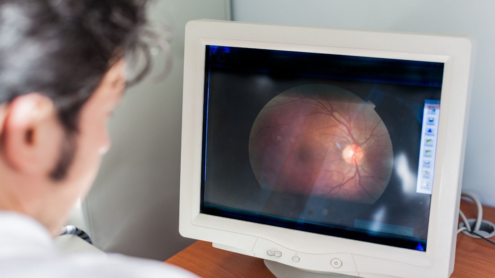 Retina Uzmani Retina Doktoru Kime Denir Turkiyede Retina Uzmani Var Midir Retina Uzmanı (Retina Doktoru) Kime Denir? Türkiye’de Retina Uzmanı Var Mıdır?